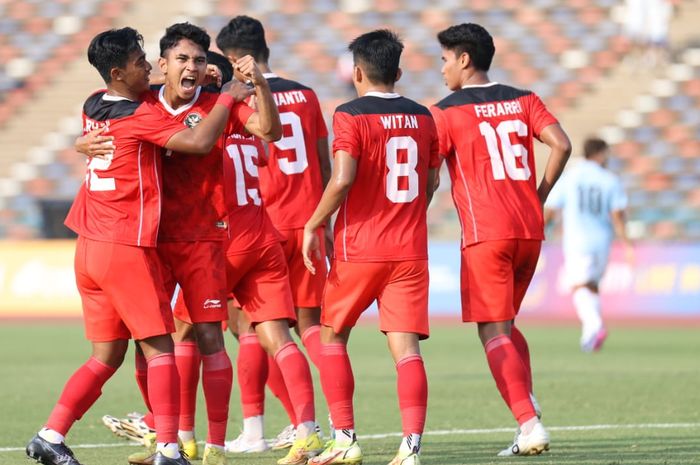 Pemain timnas U-22 Indonesia, Marselino Ferdinan, saat melakukan selebrasi setelah mencetak gol ke gawang Myanmar, Kamis (4/5/2023).