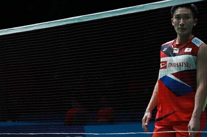 Pebulu tangkis tunggal putra Indonesia, Jonatan Christie, bereaksi setelah mengalahkan Kento Momota (Jepang) pada laga babak kedua Malaysia Open 2019 di Axiata Arena, Bukit Jalil, Kuala Lumpur, Kamis (4/4/2019).