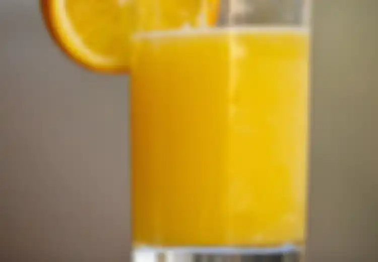 Anda Menderita Tekanan Darah Tinggi? Ini 8 Jus Buah yang Ampuh Mengatasinya!