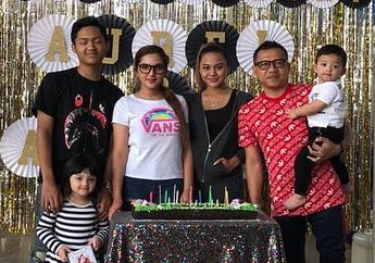 Nyamannya Arsya Hermansyah Berada dalam Dekapan Aurel Hermansyah