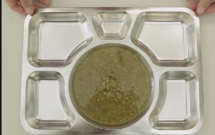 Makanan di penjara dengan menu bubur kacang hijau