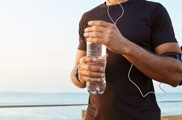 BERITA POPULER: Risiko Memakai Ulang Botol Air Minum ...
