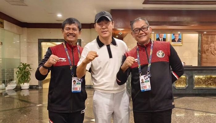 Shin Tae-yong bersama Indra Sjafri dan Sumardji