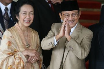Sebabkan Ainun Habibie Wafat, Beginilah 9 Tanda Kanker Ovarium yang Sering Diabaikan