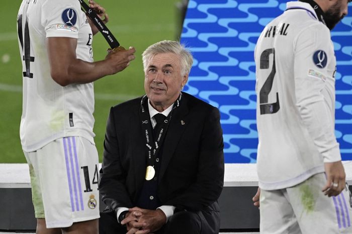 Pelatih Real Madrid, Carlo Ancelotti, jadi pengoleksi gelar terbanyak di Liga Champions dan Piala Dunia Klub.