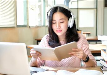4 Zodiak Suka Belajar Sambil Dengerin Musik, Pisces dan Gemini Bakal Makin Fokus