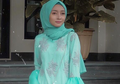 Yuk Tampil Anggun & Ayu dengan 6 Dress Kondangan untuk Hijabers Ini!