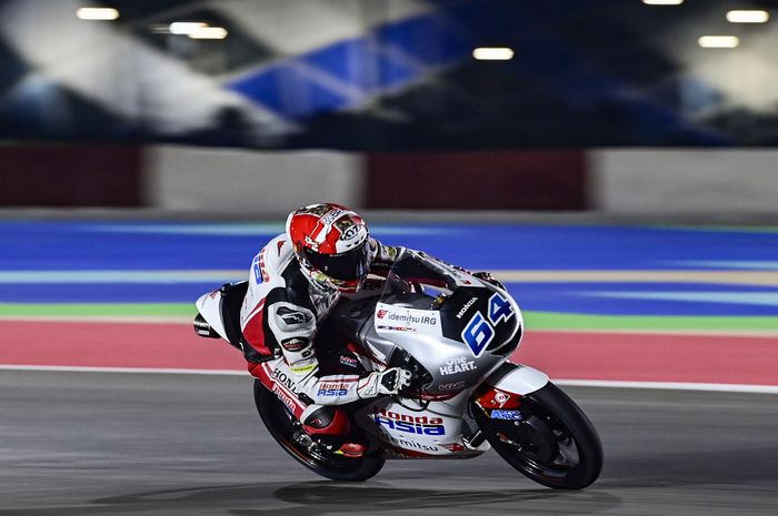Pembalap Indonesia yang turut berburu starting grid di kualifikasi Moto3 Qatar 2023, Mario Aji.