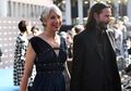 Bikin Heboh! Keanu Reeves Gandeng Seorang Perempuan dalam Red Carpet LACMA Art dan Film Gala