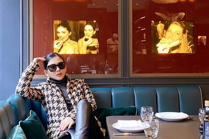 Ternyata Bukan Soal Gaya, Syahrini Ungkap Sering Pakai Kacamata Hitam