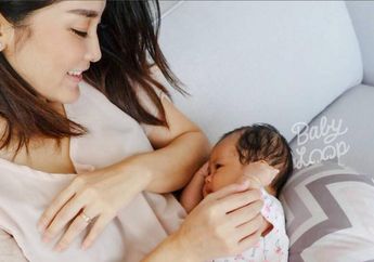Bayinya Bisa Tidur Sendiri Tanpa Digendong, Yuk Tiru Tip Eva Anindita