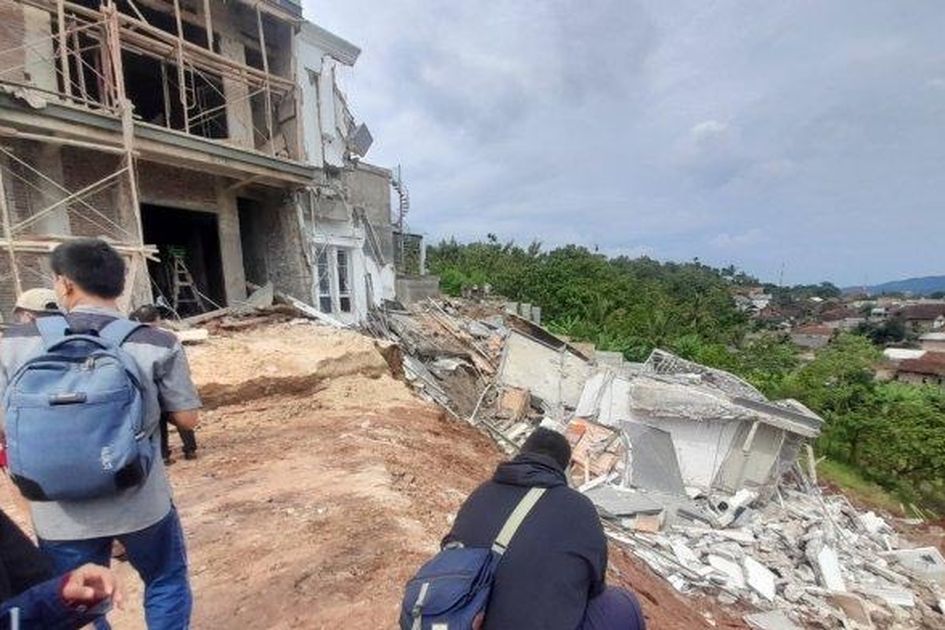 rumah longsor karena ulah developer nakal