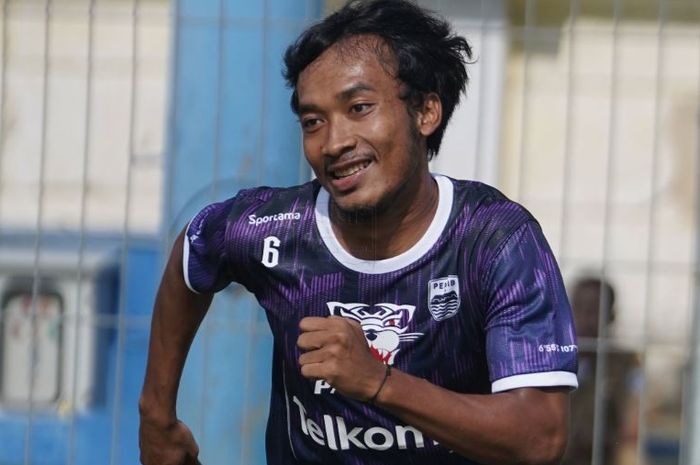 Pemain Persib Bandung, Robi Darwis.
