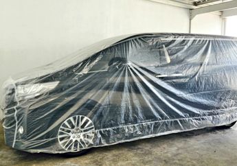 Sarung Transparan Berbahan Plastik Jadi Trend Baru Lindungi Mobil, Ladies Tertarik?