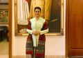 Pamer Potret Bertopeng Bareng Sahabat, Bella Saphira Tampil Anggun dengan Kebaya Silver, Mayangsari: "So Elegance"
