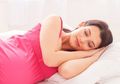 Kerap Bermimpi Tentang Seseorang? Ternyata Ini Alasan Sosok Itu Bisa Selalu Muncul di Mimpi Moms