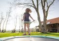 Dokter Reisa Ajak Anak Aktif Main Trampolin, Manfaatnya Tak Terduga!