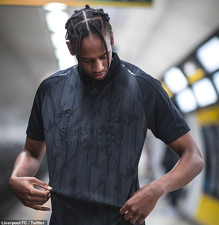 baju liverpool baru