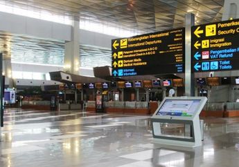 Viral TikTok! Penumpang Dilarang Charge HP di Tempat Publik Bandara Soetta