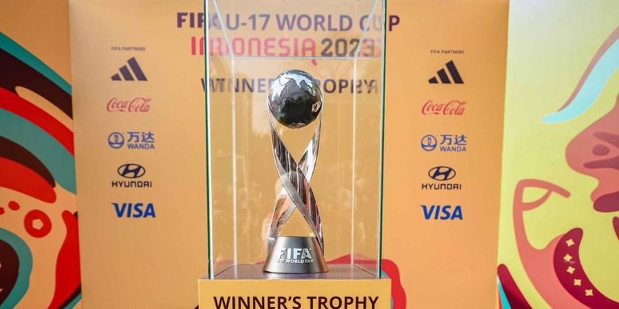 Trophy Tour Piala Dunia U-17 2023 Sampai Kota Pahlawan, Erick Thohir Punya Permintaan ke Warga Surabaya Nih