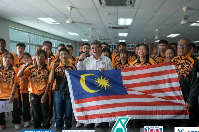 Tim bulu tangkis Malaysia saat upacra pelepasan menuju SEA Games 2023 di Kamboja, Selasa (2/5/2023).
