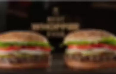 Gelar Bukber Terbesar, Burger King Bagikan 2000 Whopper Terbaiknya