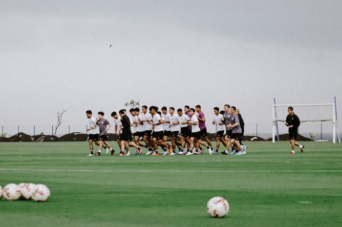 Timnas Indonesia berlatih di lapangan Training Center Bali United.