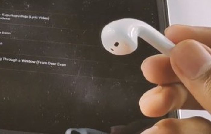 Cara Pakai Wireless Earphone I12 Tws, Cukup Dengan Sentuhan Untuk Dengerin Musik! - Semua Halaman - Nextren.grid.id