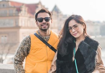 Ingatkan Netizen untuk Gunakan Masker di Tengah Merebaknya Virus Corona di Indonesia, Nagita Slavina Kepergok Pakai Kemeja Putih Seharga Motor Matic