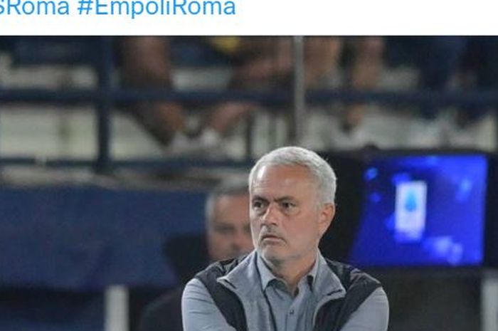  Keberhasilan mengatarkan AS Roma meraih kemenangan di Liga Europa 2022-2023 telah mencatatkan torehan apik untuk Jose Mourinho. Pertama, menyalip Carlo Ancelotti. Kedua, menyamai Alex Ferguson.