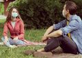 Nggak Perlu Jaga Jarak, Ini 4 Hal yang Boleh Dilakukan Orang yang Sudah Divaksin Covid-19