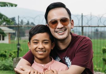 Buktikan Keseriusannya Adopsi Betrand Peto, Ruben Onsu Rela Terbang ke Kampung Halaman sang Anak Angkat di NTT: Saya Mau Tahu Tempat Betrand Dibesarkan