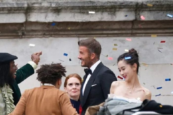 Mantan pemain timnas Inggris, David Beckham dan Angelababy dalam iklan promosi Londoner Macau Hotel.