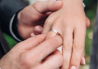 Dulu Rela Kawin Kontrak Demi Hal Ini hingga Cerai Usai Setahun Nikah, Begini Nasib Pesinetron Ini yang Banting Tulang Hidupi Putri Semata Wayangnya