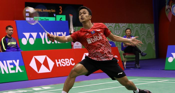 Anthony Sinisuka Ginting saat tampil melawan Chou Tien Chen pada babak perempat final Hong Kong Open 2019 di Hong Kong Coliseum, Hong Kong, Jumat (15/11/2019().