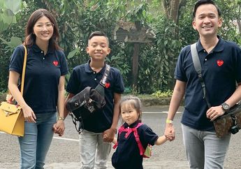 Cuma Antar Anak Angkat Sekolah, Sarwendah Kepergok Bawa Tas Seharga Rp120 Juta yang Jadi Sorotan!