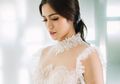 Berangkatkan Umroh Asisten Pribadinya, Jessica Iskandar Berderai Air Mata Kenang Perjalanan Hidupnya: 'Orang-Orang Taunya Aku Haha-Hihi'