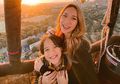 Buat Haru, Kembali Berkunjung ke Makam Ashraf Sinclair, BCL dan Noah Lakukan Virtual Family Hug Kala Lepas Rindu dengan Almarhum