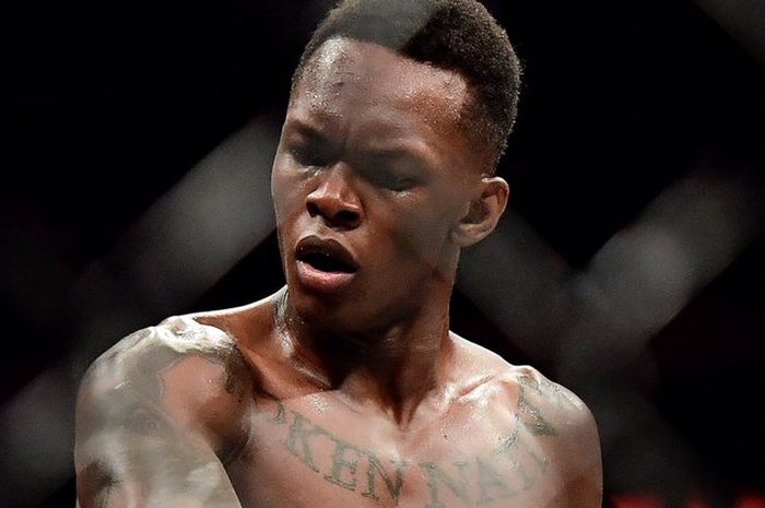 Raja kelas menengah UFC, Israel Adesanya.