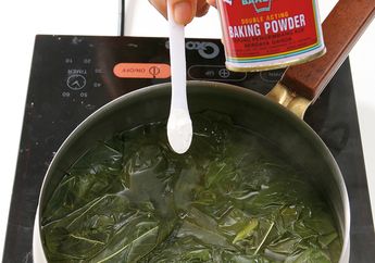 Iseng-iseng Tambahkan Baking Powder saat Masak Sayuran Hijau, Ibu Rumah Tangga Kaget dengan Perubahan yang Terjadi, Coba Deh!