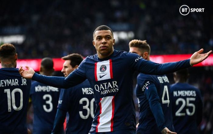 Penyerang PSG, Kylian Mbappe, tak bakal dibiarkan pergi gratis pada bursa transfer musim panas 2023.