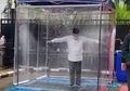 Foto Wakil Presiden Ma'ruf Amin Disemprot Disinfektan Sebelum Masuk ke Rumah, Ini Fungsi Cairan Disinfektan