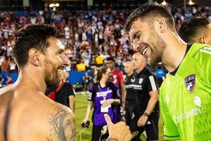 Terbentur 1 Aturan, Maarten Paes Tak Lawan Lionel Messi di MLS Musim Ini
