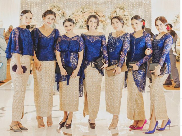 Selebgram Awkarin saat menghadiri pernihakan Rica Andriana dan Fahrul Sudiana
