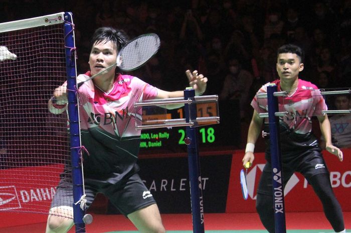 Ganda Putra Indonesia, Leo Rolly Carnando (Kanan), Daniel Marthin (Kiri). Ganda Putra Indonesia lolos babak final dan menjadi juara ganda putra pada Indonesia Masters 2023