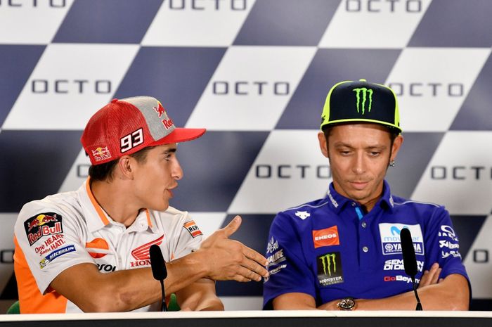 Jorge Lorenzo mengungkapkan awal mula perseteruan antara Valentino Rossi dan Marc Marquez yang membuat keduanya tak bersahabat hingga saat ini