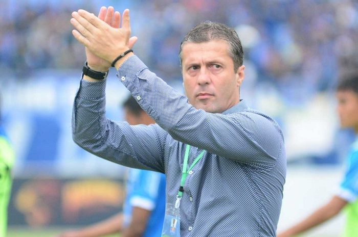 Pelatih Persib Bandung Miljan Radovic optimistis menang atas Persebaya Surabaya dalam laga krusial Grup A Piala Presiden 2019 di Stadion Si Jalak Harupat, Kabupaten Bandung, Kamis (7/3/2019) sore WIB.