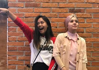 Kompak Pakai Kemeja Putih, Begini Gaya Kece Anak Eko Patrio, Nayla Ayu dan sang Mama, Viona Rosalina!