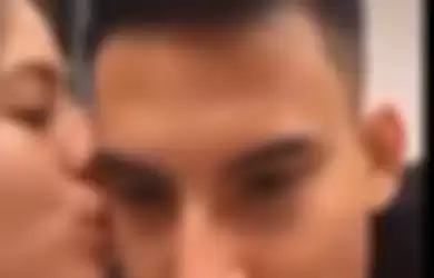Bocor ke publik video Niko Al Hakim berciuman dengan Zara Adhisty