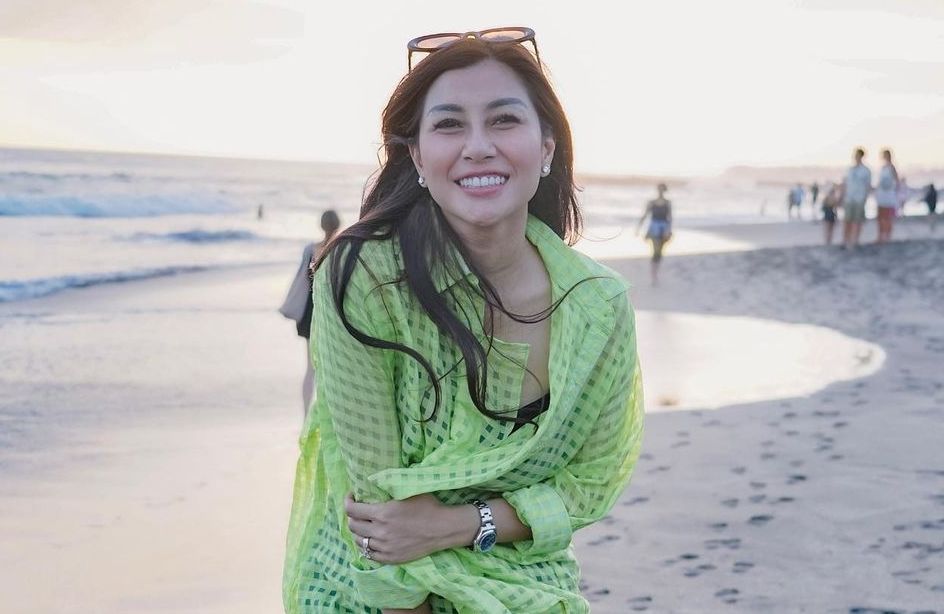 Pamer Body Bak Gitar Spanyol, Gaya Seksi Nisya Ahmad Sukses Jadi Sorotan